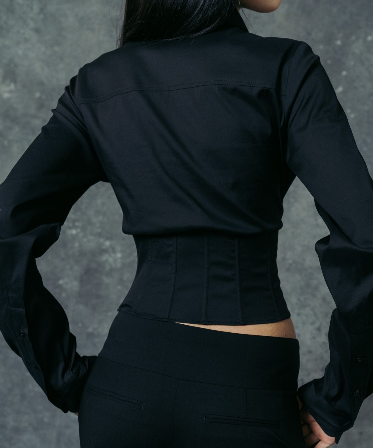 The Tailored Fitted Shrit Black