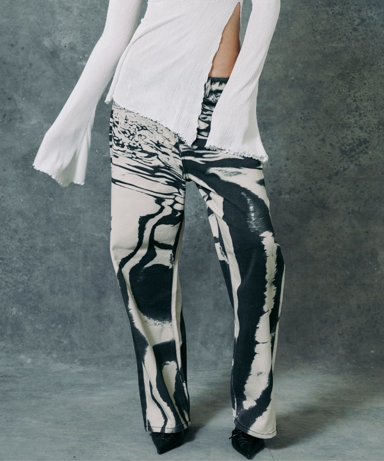 Die weit geschnittene Jeans mit Print