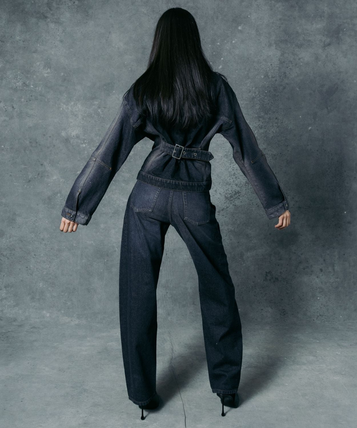 Die gerade geschnittene Button-Fly Jeans