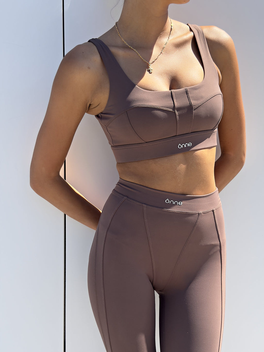 Lowen Leggings in Dark Brown, lifestyle, ÔNNE activewear