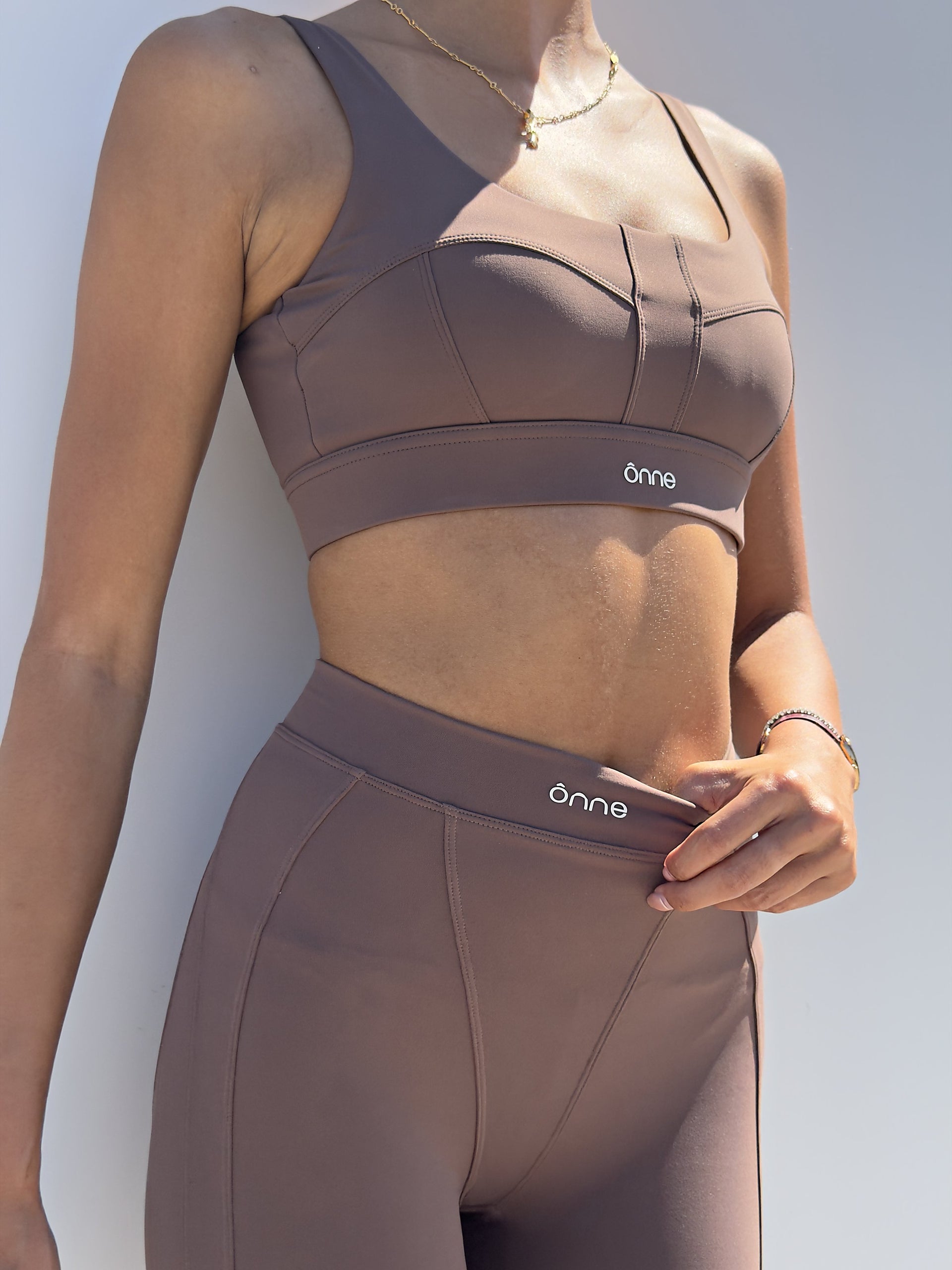 Lowen Leggings in Dark Brown, ÔNNE activewear