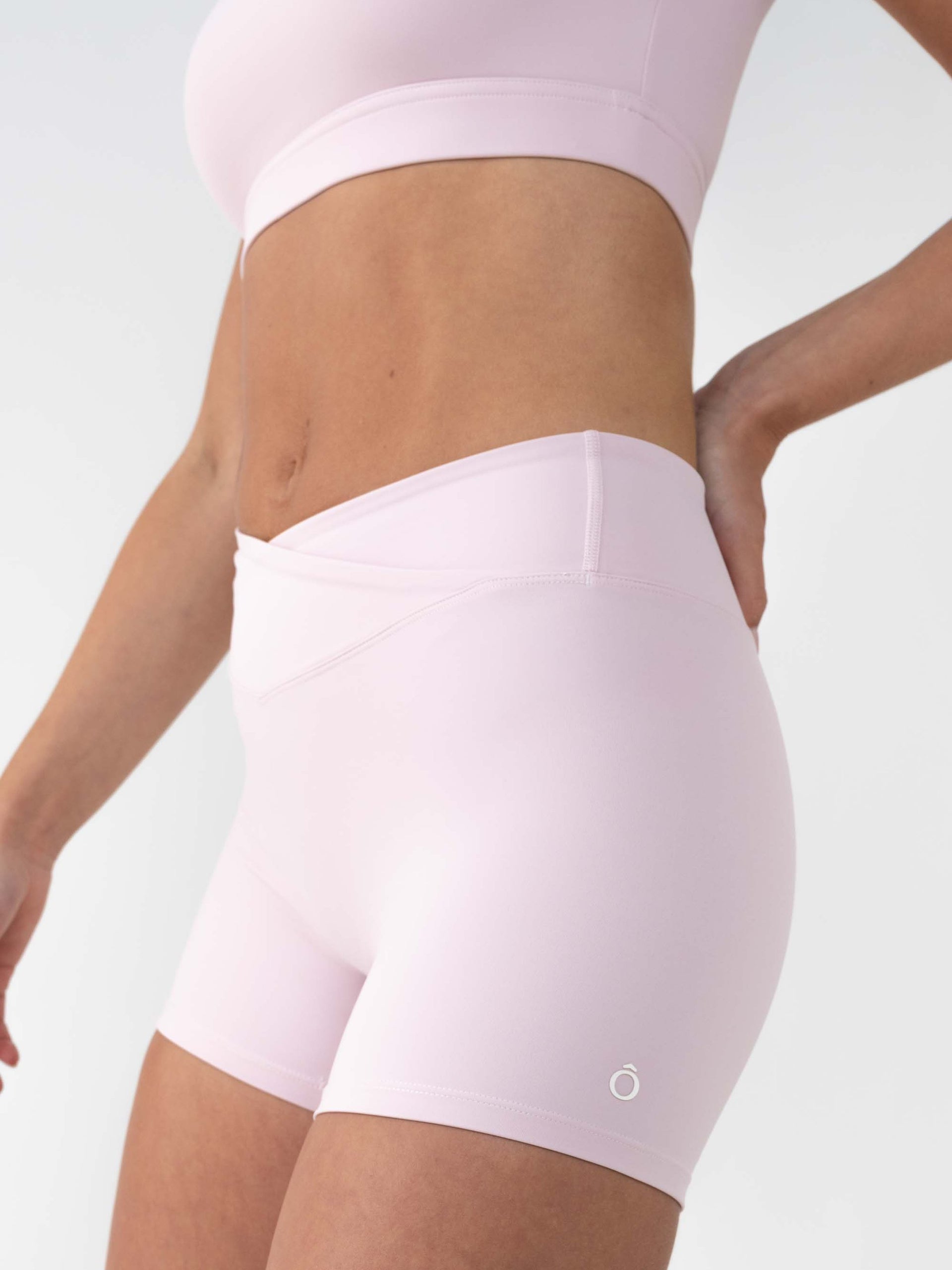 Race Shorts in Peach Pink, ÔNNE activewear