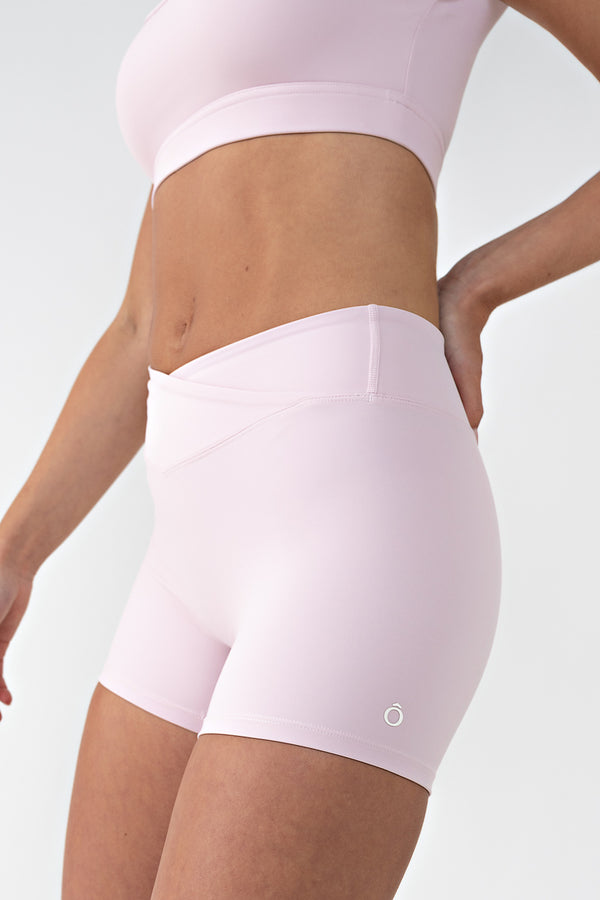 Race Shorts in Peach Pink, ÔNNE activewear