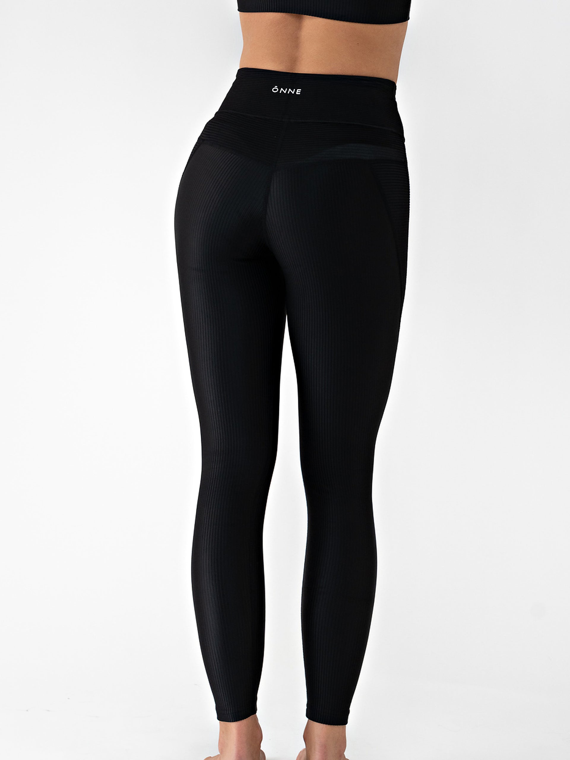 Zoe Leggings in Black, ÔNNE activewear