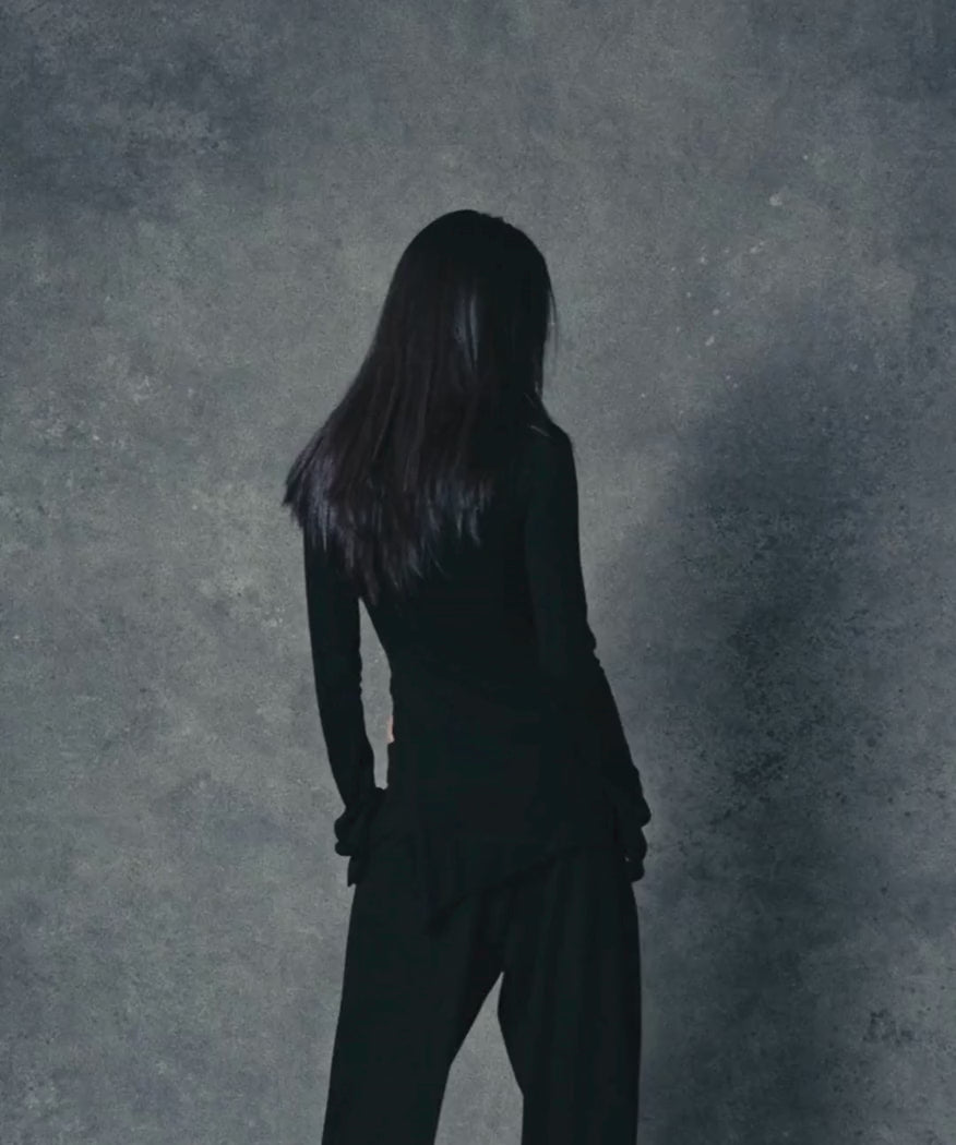 The Asymmetric Ribbed Top Black